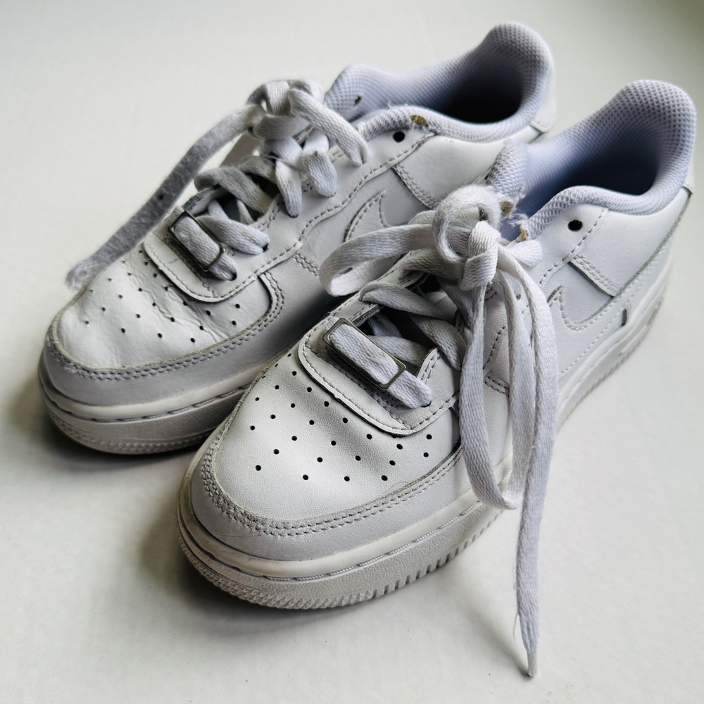 Nike Air Force One white kids unisex sneakers size 3.5